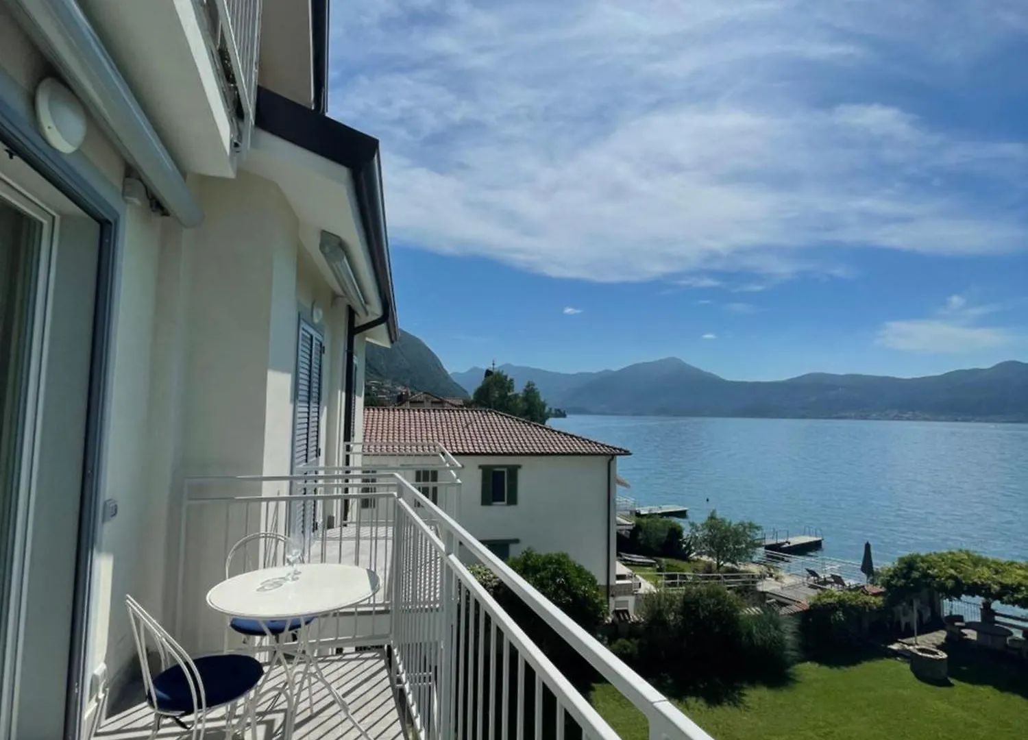 Riva Al Lago Predore Apartment